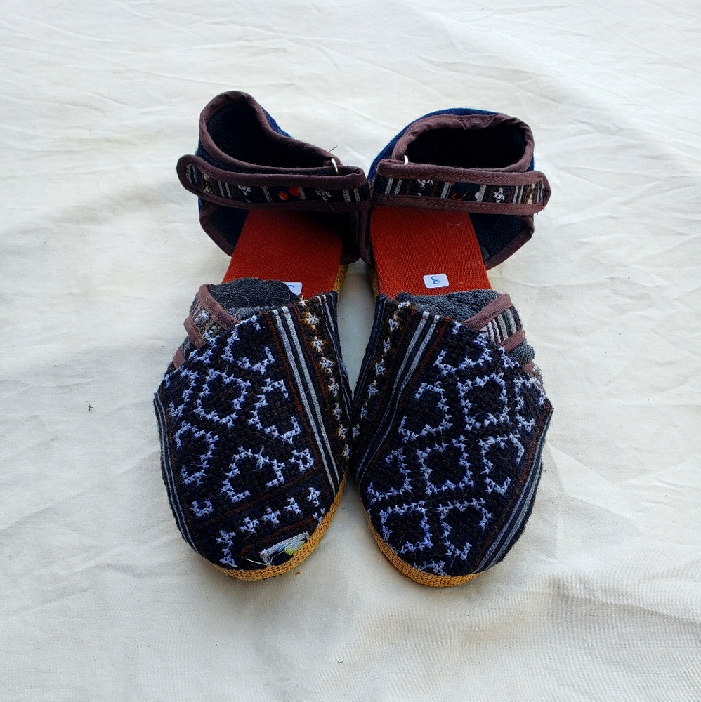 w Handmade Shoes - Hmong Tribe fabric - 8w